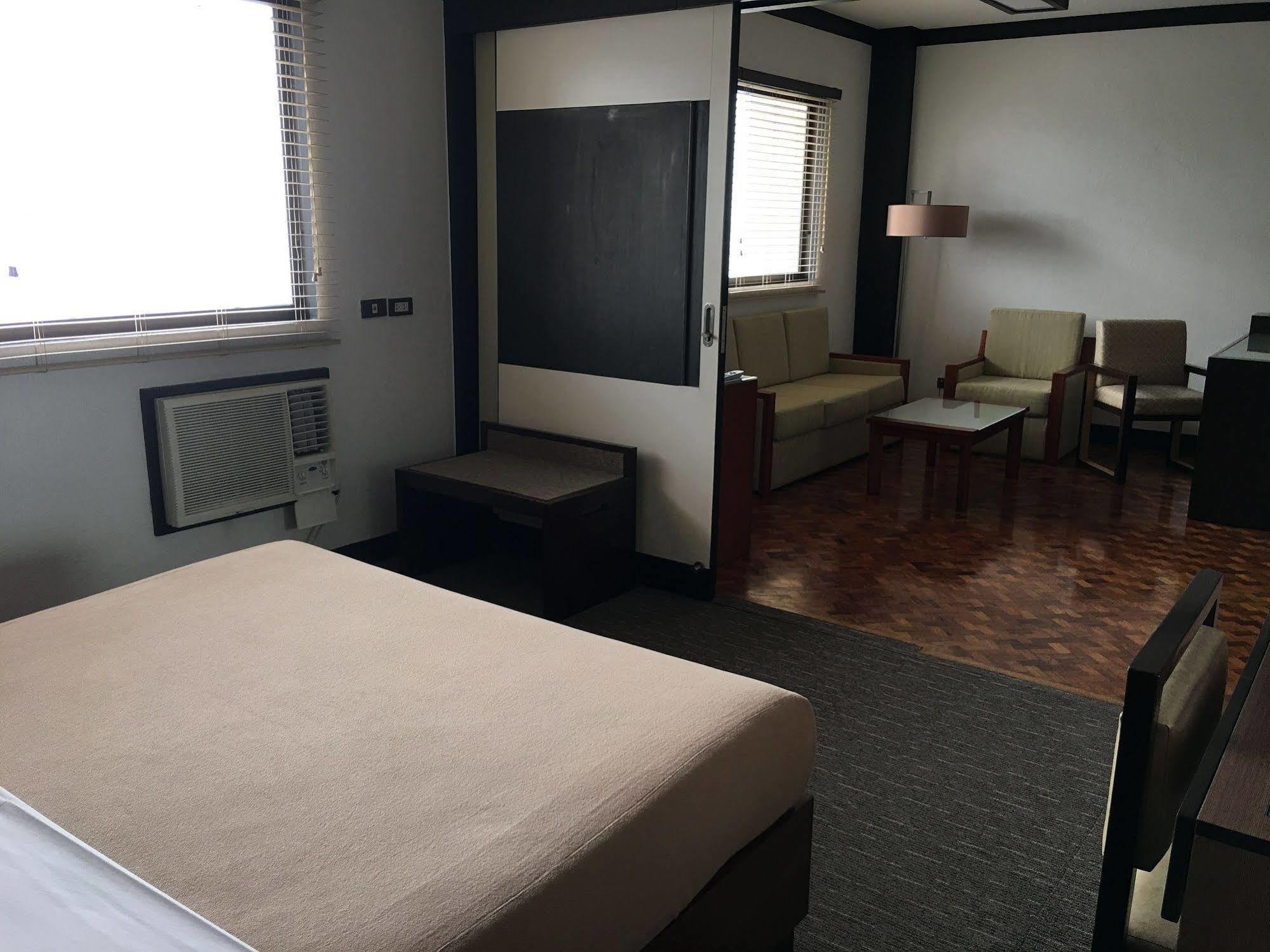 Sunny Bay Suites Manila Dış mekan fotoğraf